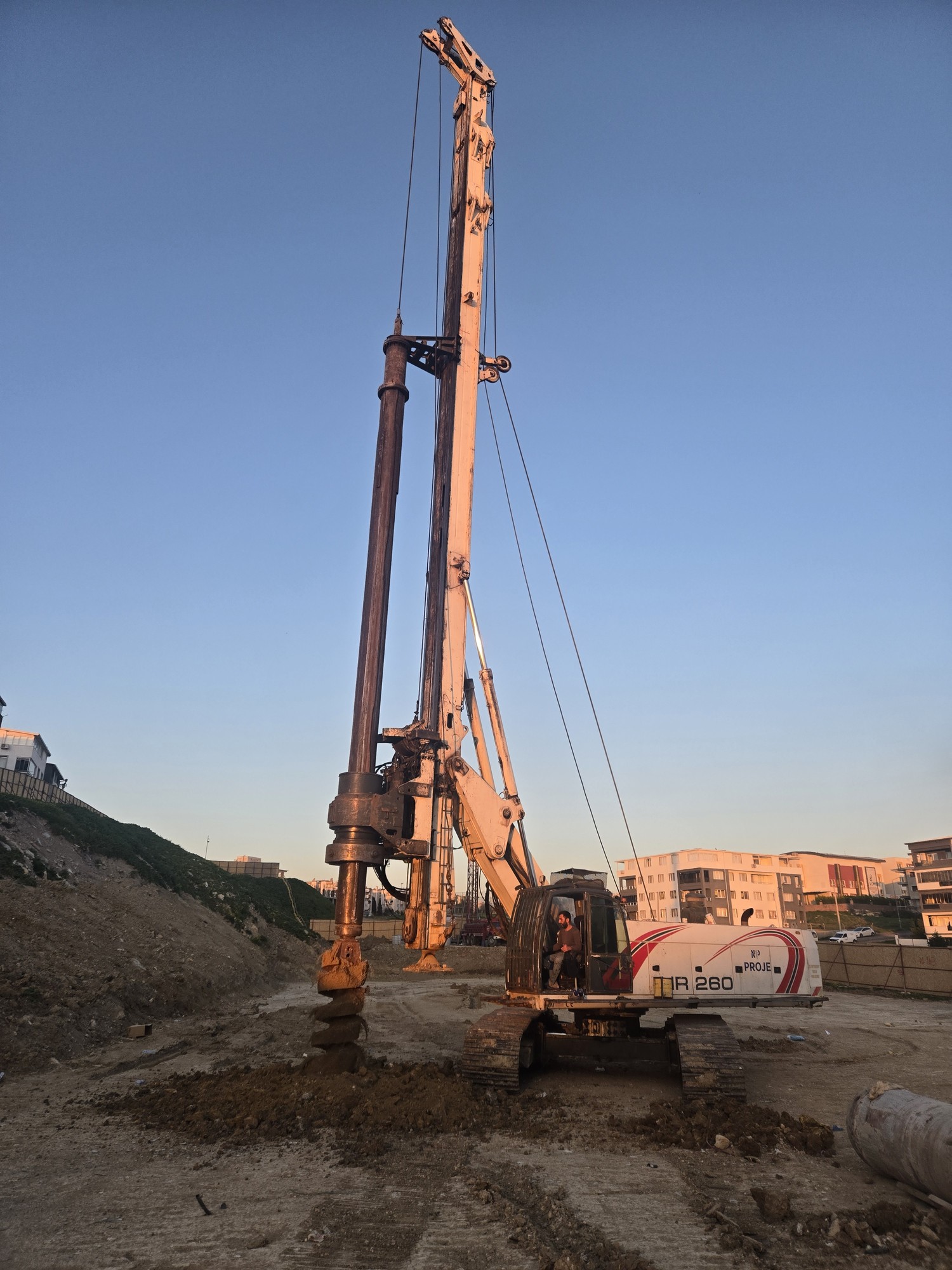 İZMİR HİLL SİDE PROJESİ İKSA VE TEMELALTI FORE KAZIK UYGULAMA İŞLERİ