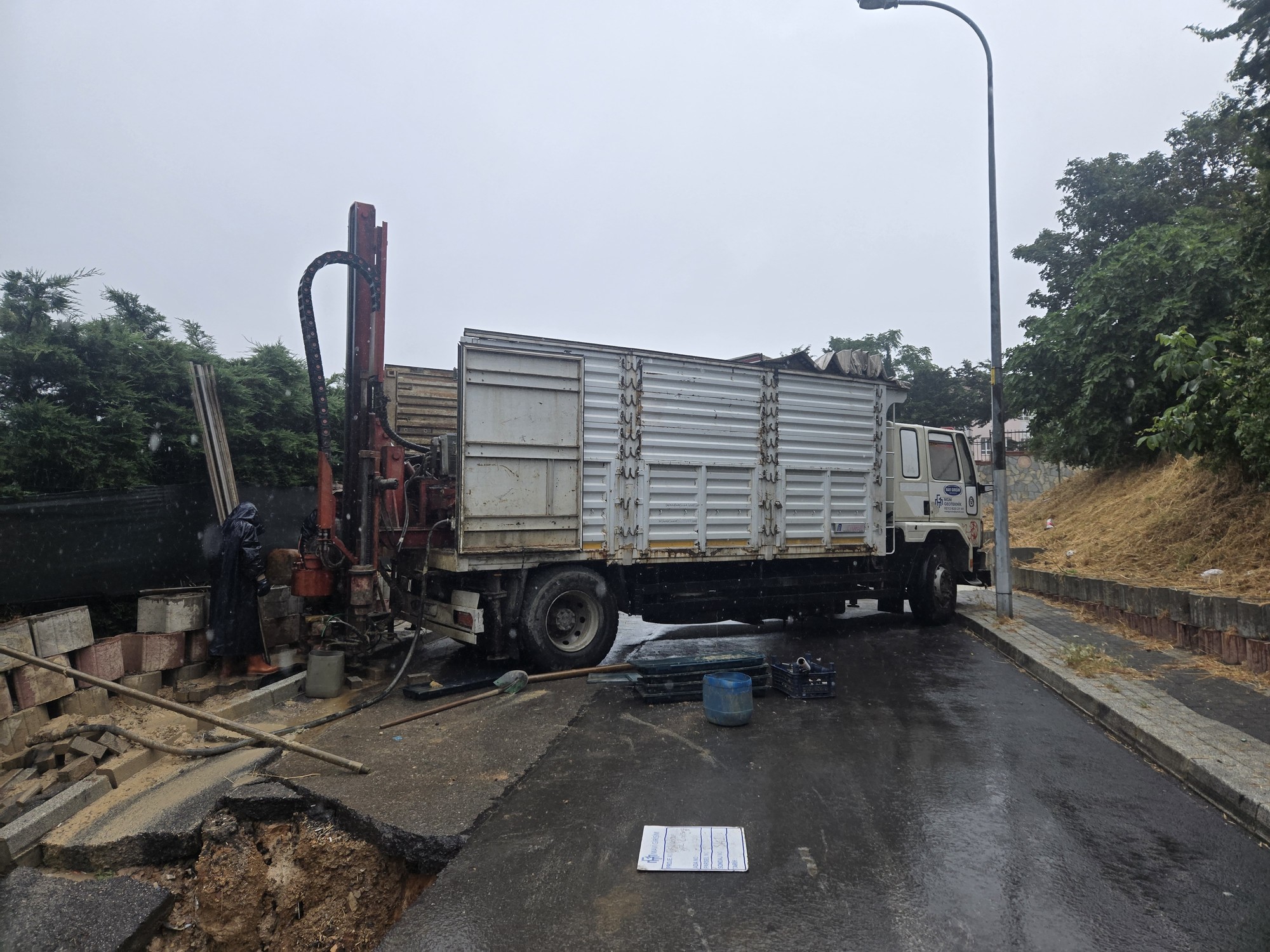 ÜSKÜDAR KUZGUNCUK YOL ÇALIŞMASI VE GEOTEKNİK ZEMİN ETÜDÜ